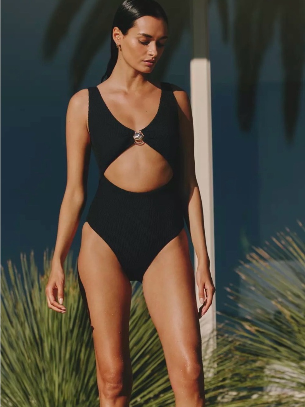 Malai Textured Wave Conch One-Piece black cut out Swimsuit sz medium NWT